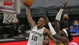 洛杉矶湖人队新赛季引援强档，詹姆斯东契奇喜迎52分怪兽与8助大师助力